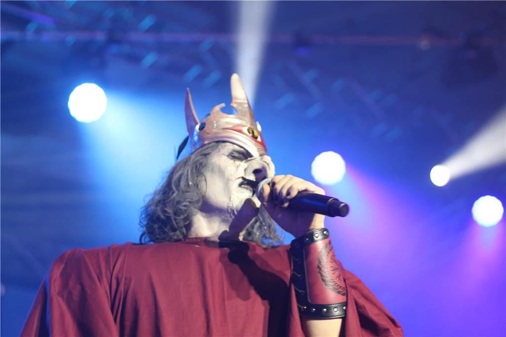 In der Europahalle Castrop-Rauxel wurde die Halloween-Party Hexenkessel unter anderem mit Seven Cent gefeiert.