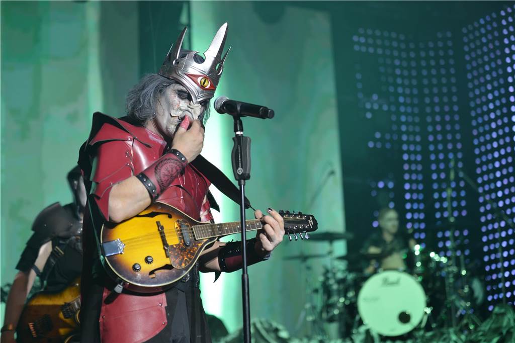 In der Europahalle Castrop-Rauxel wurde die Halloween-Party Hexenkessel unter anderem mit Seven Cent gefeiert.