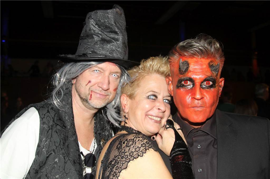 In der Europahalle Castrop-Rauxel wurde die Halloween-Party Hexenkessel unter anderem mit Seven Cent gefeiert.