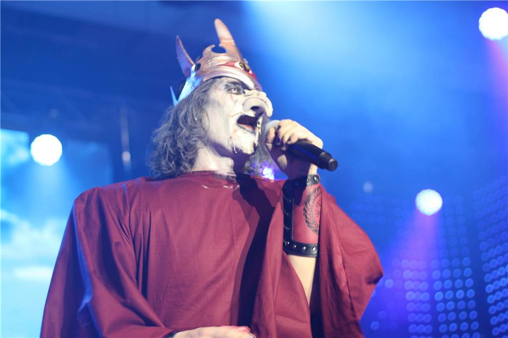 In der Europahalle Castrop-Rauxel wurde die Halloween-Party Hexenkessel unter anderem mit Seven Cent gefeiert.