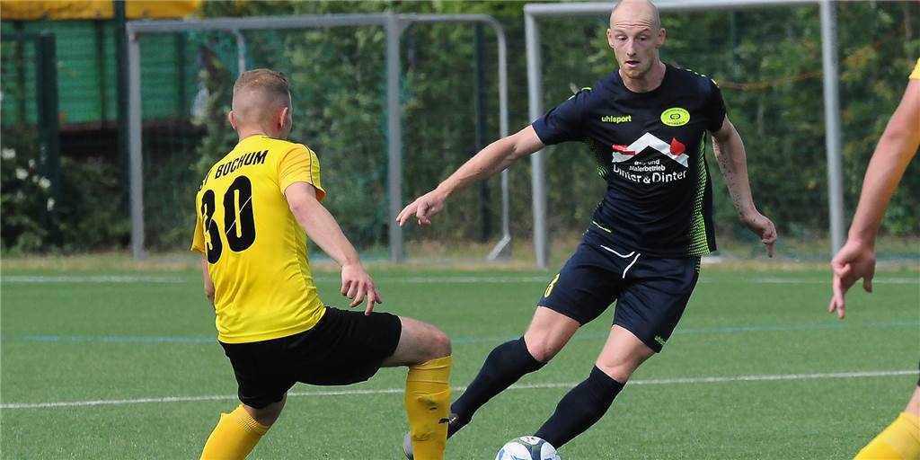 Castrop-Rauxeler Bezirksligisten treffen auf eine Nummer Eins von ganz NRW Die CSV Bochum-Linden (gelbe Trikots, hier gegen Spvg Schwerin) treffen schon bald in der Bezirksliga 10 auf den FC Frohlinde und den FC Castrop-Rauxel.