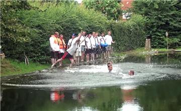 Die Dämmerwalder Schützen haben ihre Cold Water Challenge bereits bestanden.