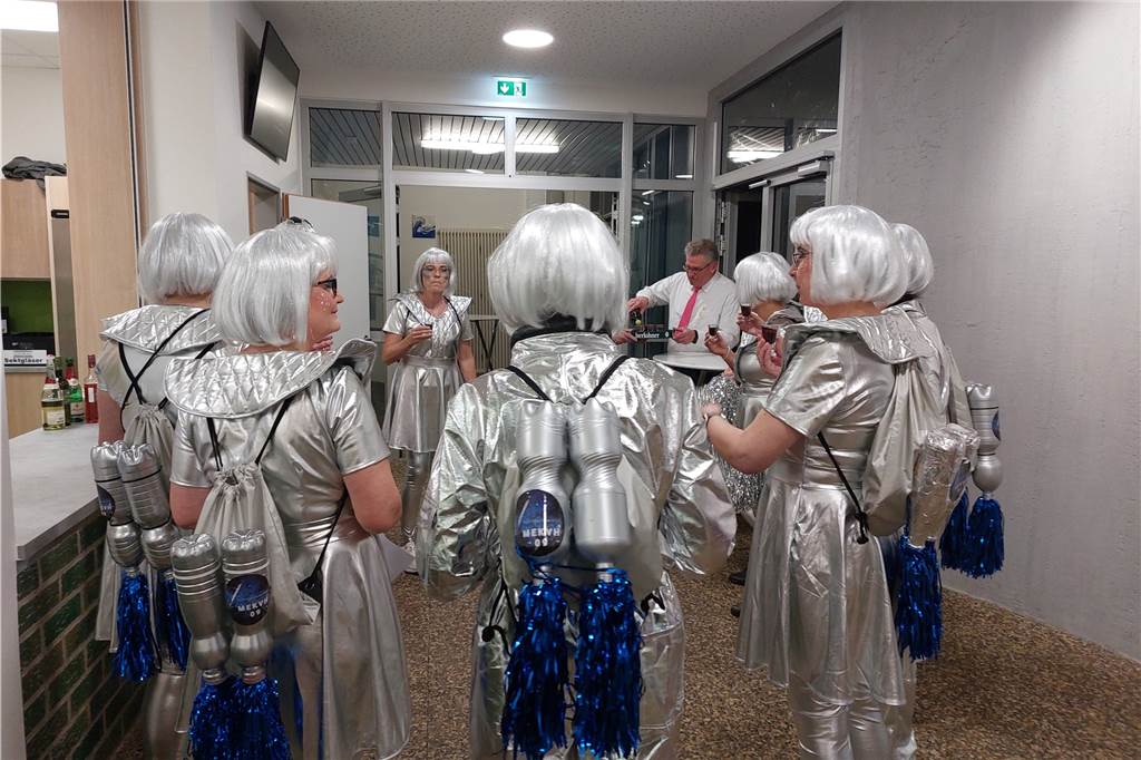 Die Damen des Elferrates, bevor es losging.