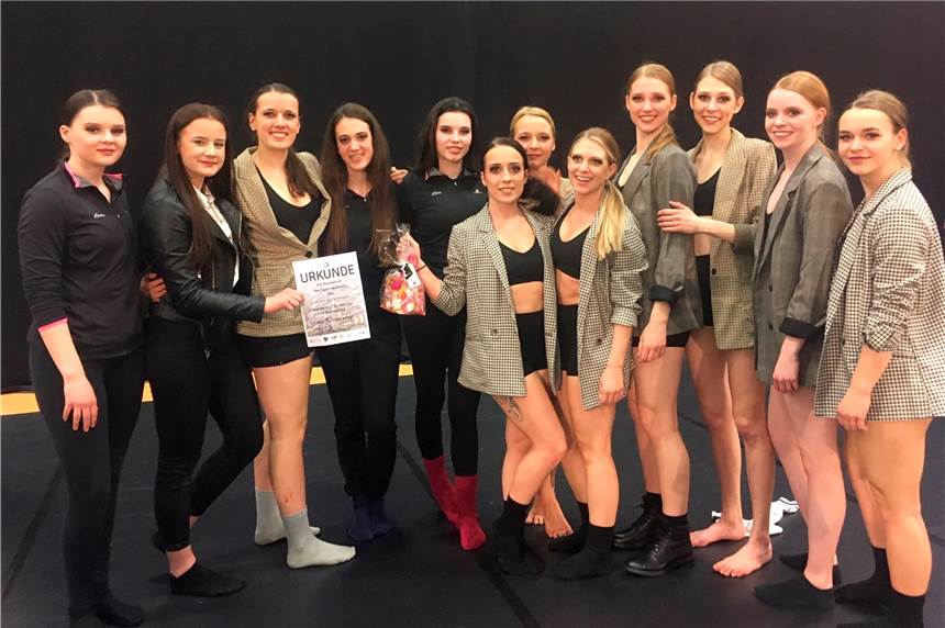 Deshalb sehen die Schermbecker „Dancing Rebels“ im Abstieg auch eine Chance Die "Dancing Rebels" des TC Grün-Weiß Schermbeck wurden beim letzten Saisonturnier der 1. Bundesliga Jazz- und Modern Dance in Ludwigsburg Zehnter und steigen in die 2. Liga ab.