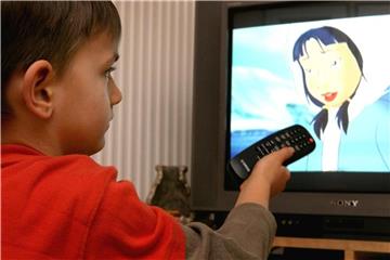 Die Datenbank der Seite Kinderfilmwelt informiert Eltern, welche Filme sich für welche Altersgruppe eignen. Foto: Patrick Pleul/dpa-Zentralbild