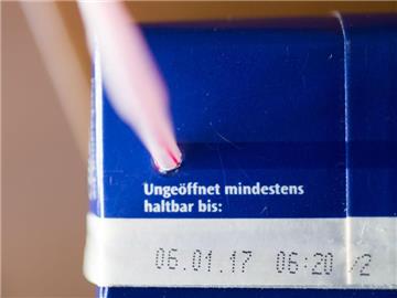 Die Debatte um vermeintlich abgelaufene Lebensmittel geht weiter: Eine große Mehrheit der Deutschen fordert, Supermärkte sollten abgelaufene Lebensmittel spenden müssen. Foto: Lino Mirgeler