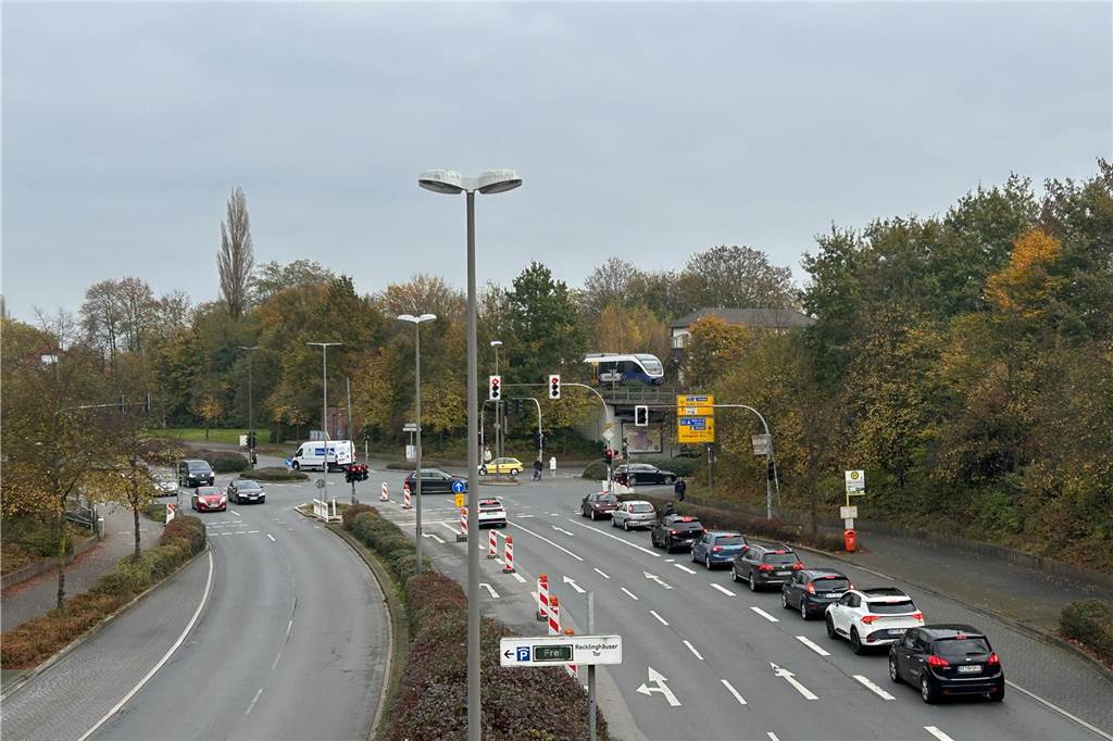 Kaputte Ampeln in Dorsten: Straßen.NRW-Sprecherin erklärt Hintergründe Die defekten Ampeln an der Kreuzung der B224/225 sorgten für deutliche Behinderungen des Verkehrs.