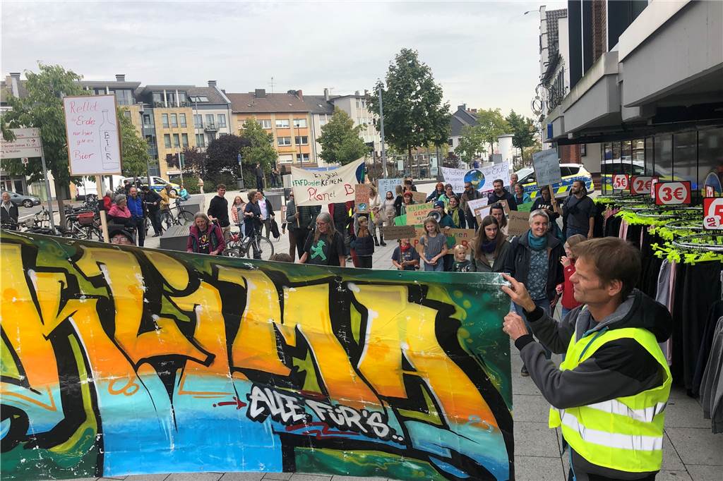 Fridays-For-Future-Organisator über Teilnehmer: „Hätten mehr sein können“ Die Demonstranten trafen sich am Freitagnachmittag vor den Mercaden in Dorsten.