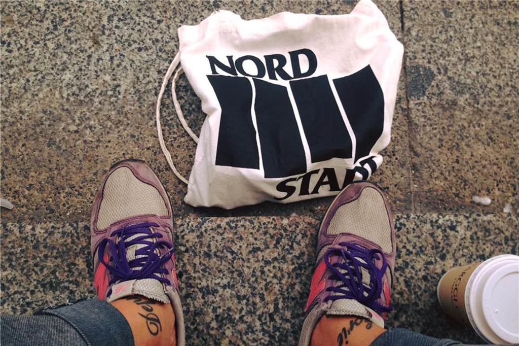 Nordstadt: Es ist dreckig und doch fühlen sich Menschen dort wohl Die Designerin Steffi von LoveSkillsDesign hat Erfolg mit ihren Designs, etwa dem großen Nordstadt-Logo, das sie auf T-Shirt, Pullis oder Leinenbeutel druckt.