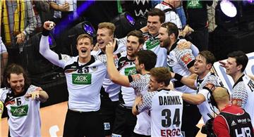 Die deutsche Handball-Nationalmannschaft feierte am Sonntag nach dem Finalsieg gegen Spanien den EM-Titel.DPA