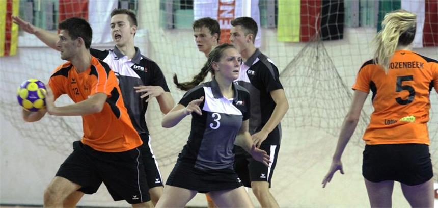 „Endspiel“ für die Deutschen nach zwei Niederlagen Die deutsche Korfball-Nationalmannschaft zog zum Auftakt der Europameisterschaft in Portugal gegen die Niederlande und England die Kürzeren.