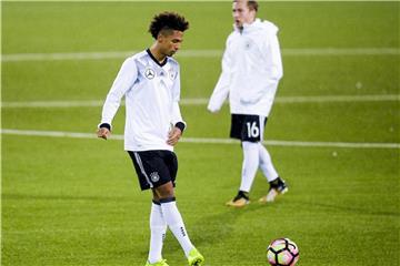 Die deutsche U21-Auswahl um Kapitän Thilo Kehrer (l) will einen Sieg in Israel. Foto: Jon Olav Nesvold/Bildbyran via ZUMA Wire