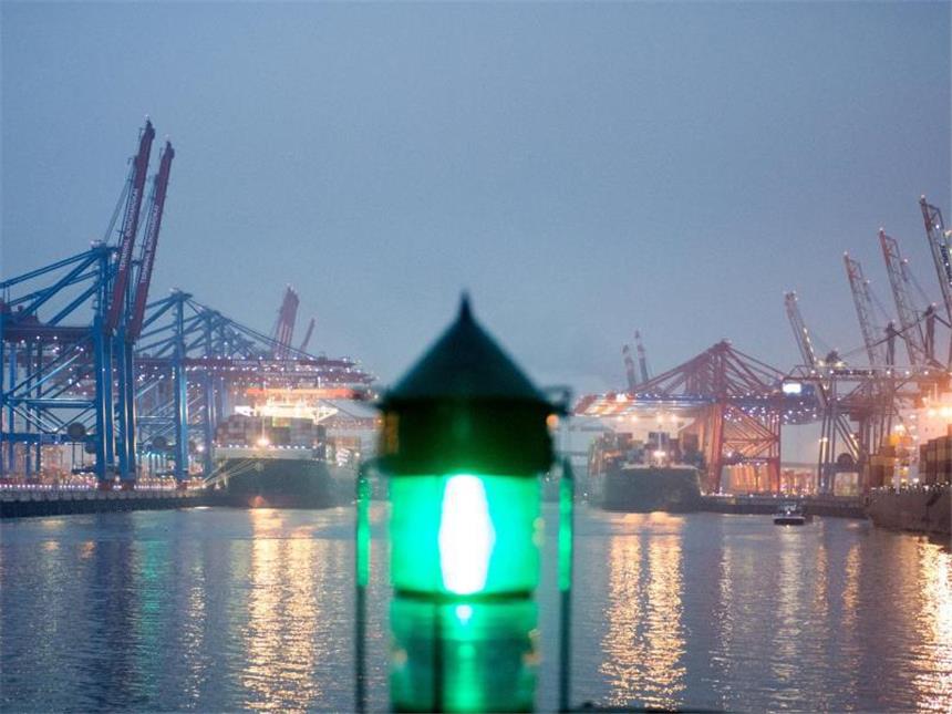 Deutsche Wirtschaft in "bemerkenswert guter Verfassung" Die deutsche Wirtschaft wird nach dem schwachen Sommerhalbjahr schon bald wieder in Schwung kommen - davon ist die Bundesbank überzeugt. Foto: Daniel Reinhardt