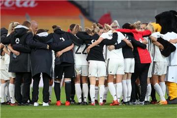 Die deutschen Fußball-Frauen müssen nach der Heimniederlage gegen Island Wiedergutmachung betreiben. Foto: Thomas Frey