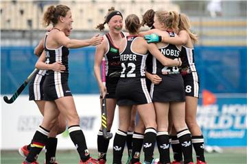 Die deutschen Hockey-Damen treten mit unterschiedlichen Auswahl-Kadern bei den beiden Hallenturnieren Anfang 2018 an. Foto: Frank Uijlenbroek