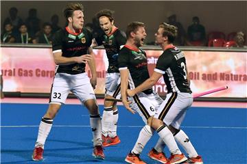 Die deutschen Hockey-Herren freuen sich über den Vorrundengruppen-Sieg. Foto: Kol-SM