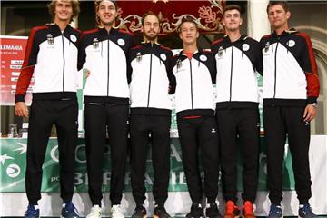 Die deutschen Tennis-Herren wollen gegen Spanien das Halbfinale des Davis Cups erreichen. Foto: Jose M. Fernandez de Velasco/gtres