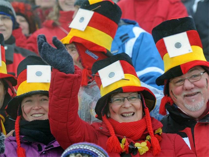 Handbremse gelöst: Peiffer holt ersten Saisonsieg Die Deutschen wurden von zahlreichen Fans unterstützt. Foto: Hendrik Schmidt