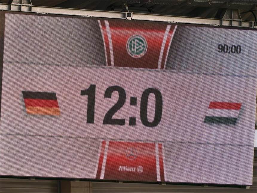 Ein Dutzend Tore fürs Selbstvertrauen der DFB-Frauen Die DFB-Frauen besiegten Ungarn mit 12:0. Foto: Hendrik Schmidt