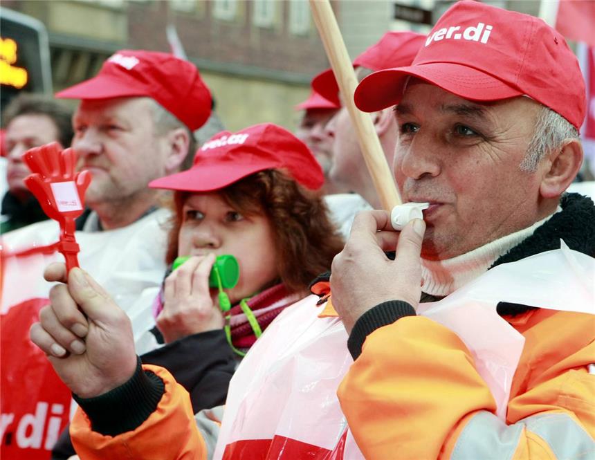 So wird am Dienstag in der Region gestreikt Die Dienstleistungsgewerkschaft Verdi ruft zum Warnstreik im öffentlichen Dienst auf. Am Dienstag wird flächendeckend und ganztägig gestreikt.