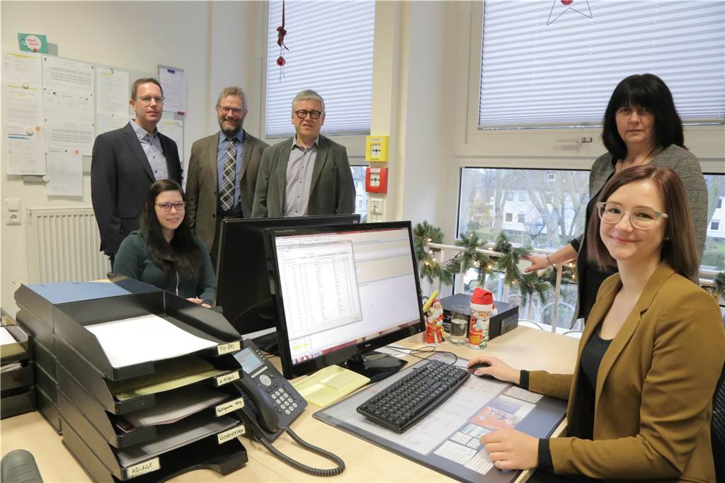 Technische Probleme mit Anmeldeportal: Berufskollegs helfen weiter Sekretariat am Hellweg-Berufskolleg in Unna