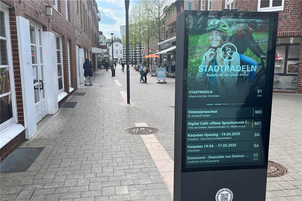 Eine der vier digitalen Infostelen in der Ahauser Innenstadt