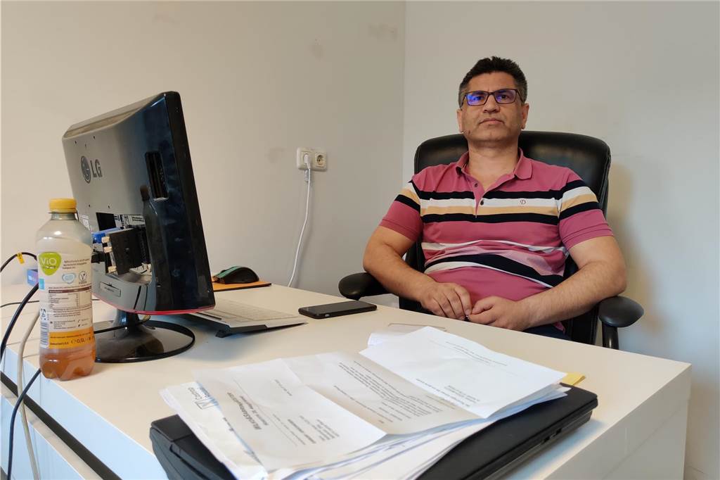 Diese Entscheidung über sein Leben bereut Taxifahrer Muhammad Imran Muhammad Imran, Inhaber von Flex Taxi in Castrop-Rauxel an der Bahnhofstraße 256a.