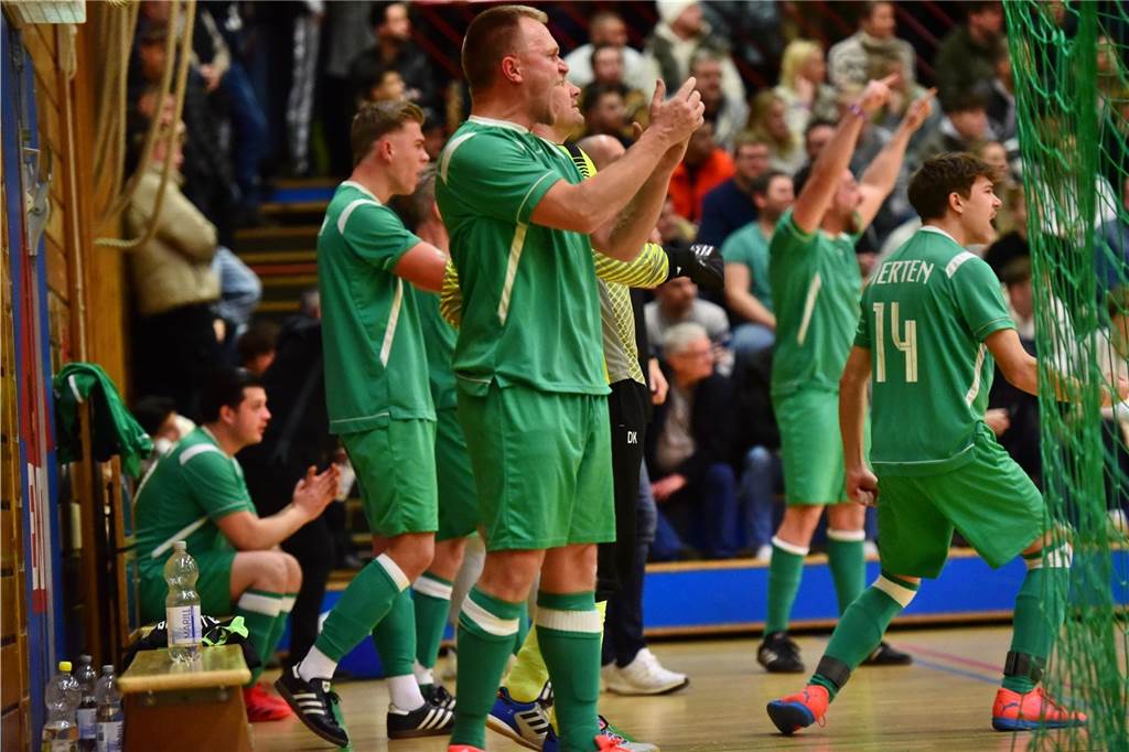 Mitternachtscup in Herten: Ein Fußballfest zwischen den Jahren: „Es ist wie ein Klassentreffen“ Die DJK Spvgg. Herten erwischte eine schwere Gruppe.