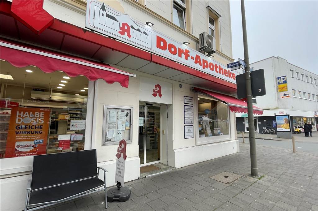Große Apotheke in Huckarde schließt - Standorte zusammengelegt Eingang zur "Dorf-Apotheke" an der Rahmer Straße in Huckarde