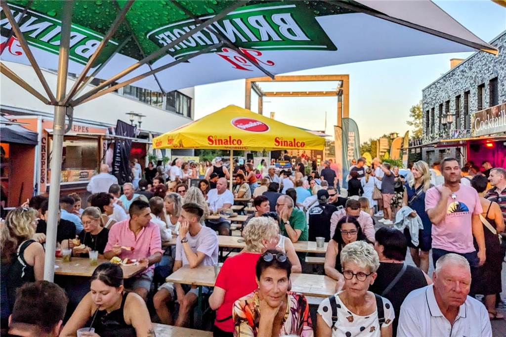 Karibisches Flair lockte viele Besucher in die Dorstener Innenstadt Die Dorstener ließen sich von dem neuen Veranstaltungsangebot locken.