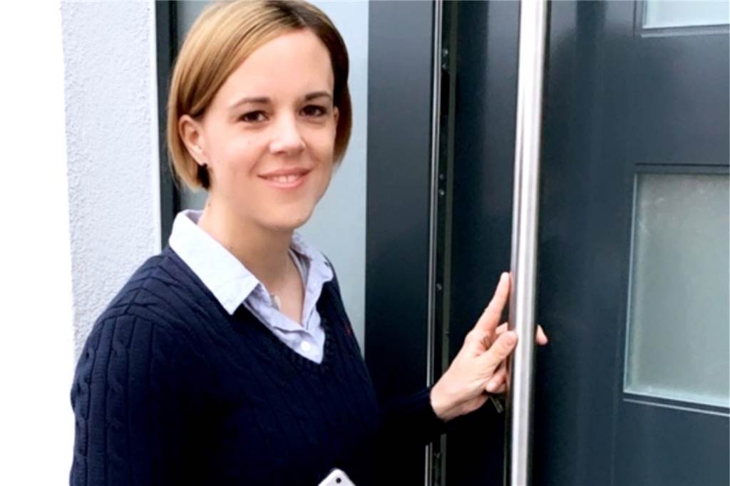 Zocken ums Traumhaus: Wer am meisten bietet, kann das große Los ziehen Die Dorstener Maklerin Ines Ferfers-Wiethoff steht dem Bieterverfahren skeptisch gegenüber.