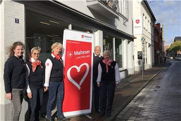 Die Dorstener Malteser-Stadtbeauftragte Andrea Schreiber (Mitte) und ihr ehrenamtliches Team haben jetzt in der Ursulastraße 5 (gegenüber vom St. Ursula-Gymnasium) eine eigene Geschäftsstelle.