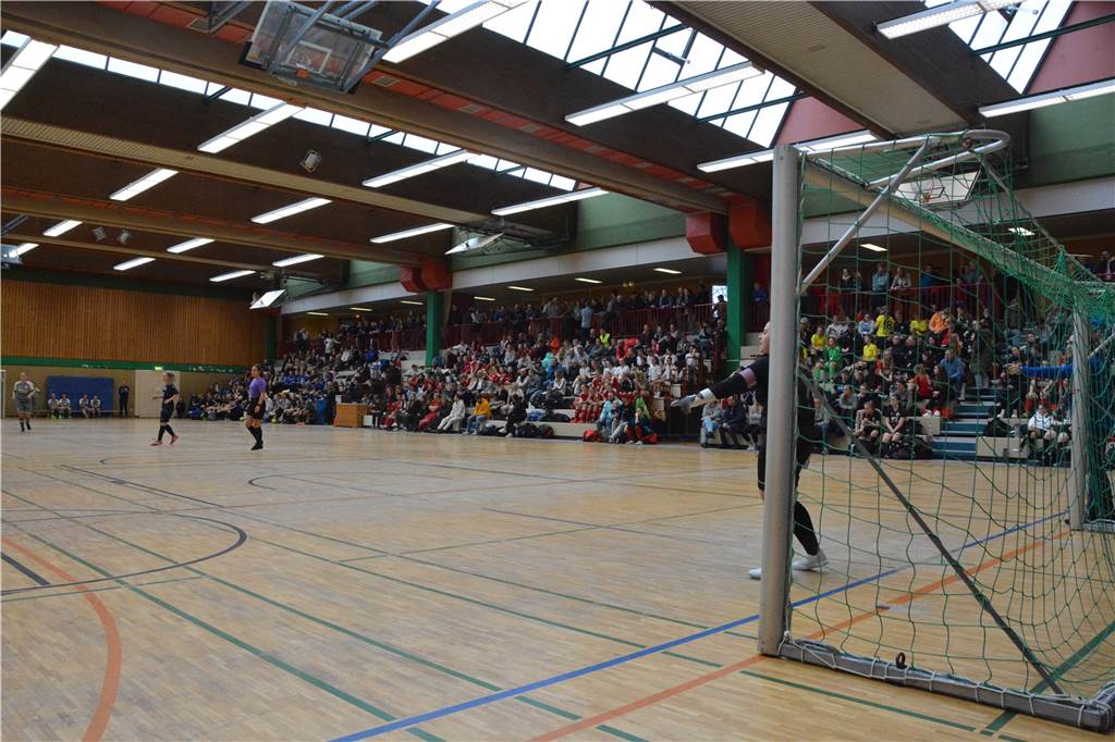 Concordia Flaesheim macht’s vom Punkt: Rhade bei der Kreismeisterschaft Dritter Sporthalle Gymnasium Petrinum bei der Hallenkreismeisterschaften der Frauen
