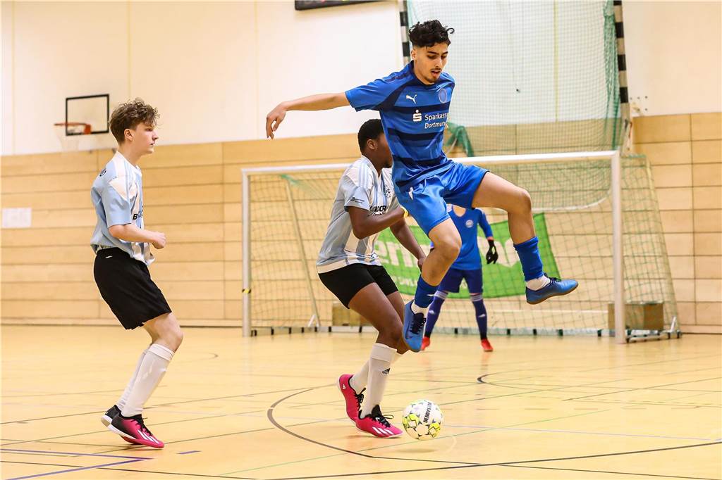Die Dortmunder A-Junioren haben am Samstag den neuen Hallenfußball-Stadtmeister ausgespielt.