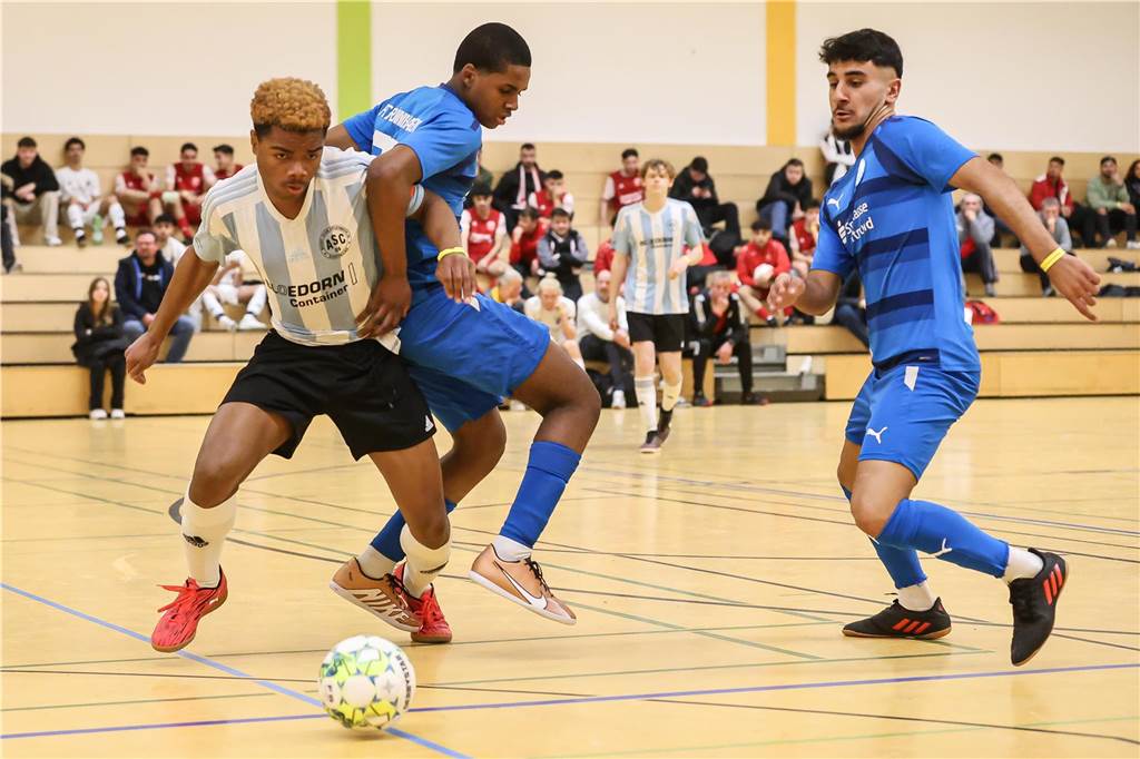 Die Dortmunder A-Junioren haben am Samstag den neuen Hallenfußball-Stadtmeister ausgespielt.