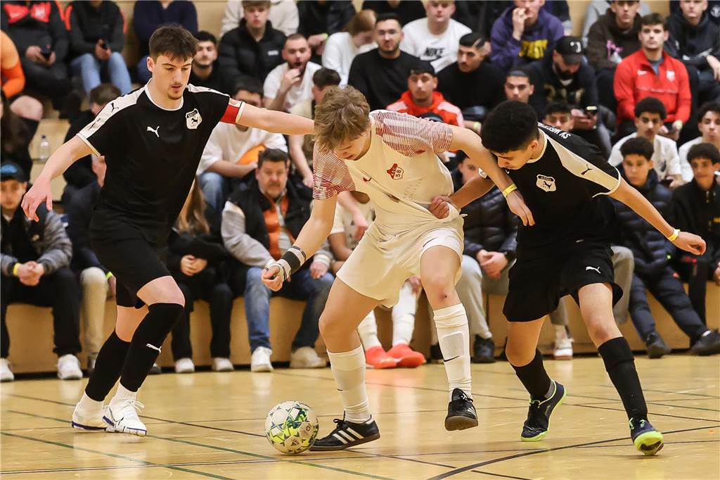Die Dortmunder A-Junioren haben am Samstag den neuen Hallenfußball-Stadtmeister ausgespielt.
