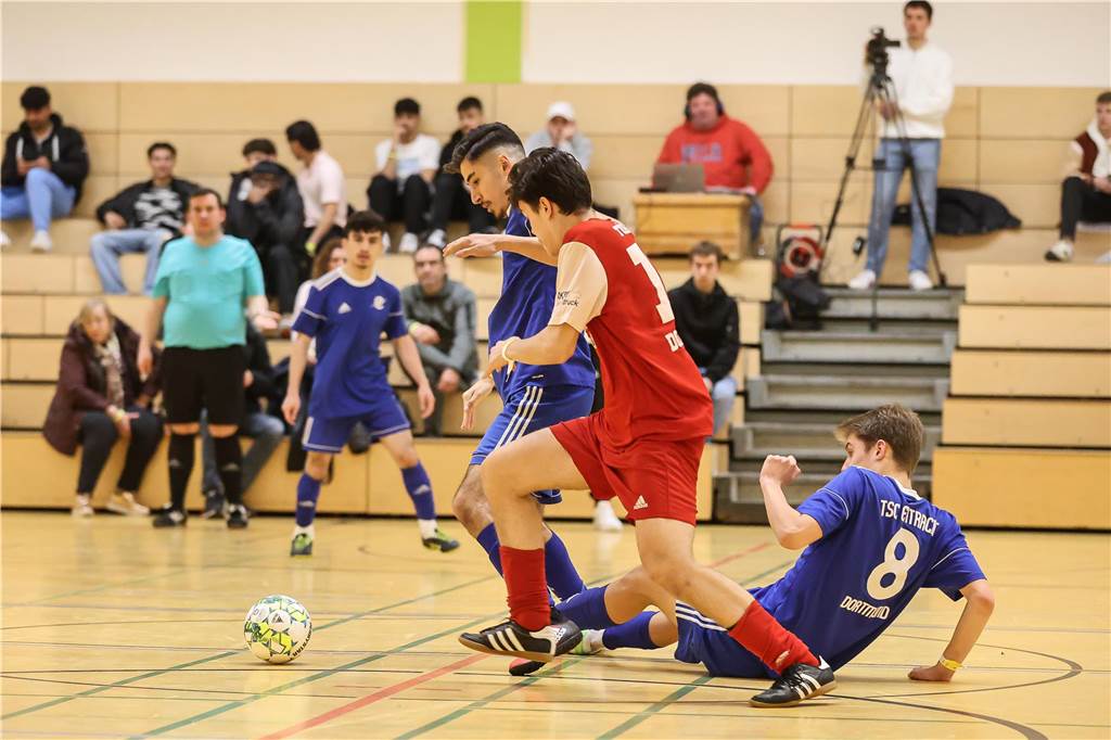 Die Dortmunder A-Junioren haben am Samstag den neuen Hallenfußball-Stadtmeister ausgespielt.