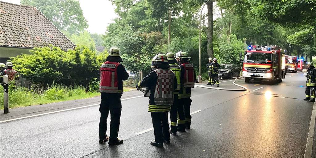 Brand im Dortmunder Süden: Wichtige Straße am Donnerstagmorgen gesperrt Die Dortmunder Feuerwehr ist aktuell im Süden der Stadt im Einsatz.