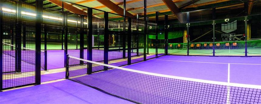 Dortmunder Firma baut spezielle Tennisplätze Die Dortmunder Firma Padelwerk Court, eine Tochter der Niemeier Dreier Werk GmbH, hat in Essen zwei Plätze für "Padel", eine Mischung aus Tennis und Squash, gebaut.