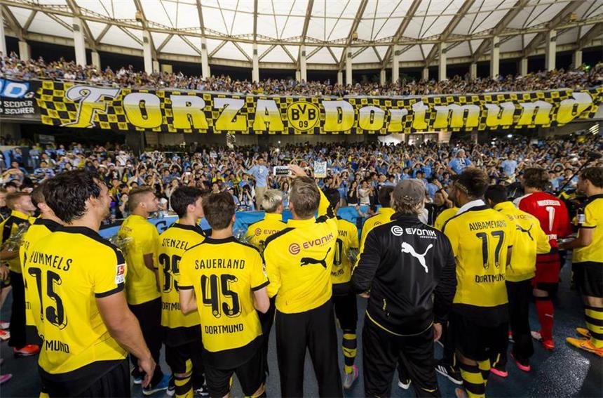 Warum die Reise nach Asien für den BVB wichtig ist Die Dortmunder Mannschaft bedankt sich bei ihren asiatischen Fans.