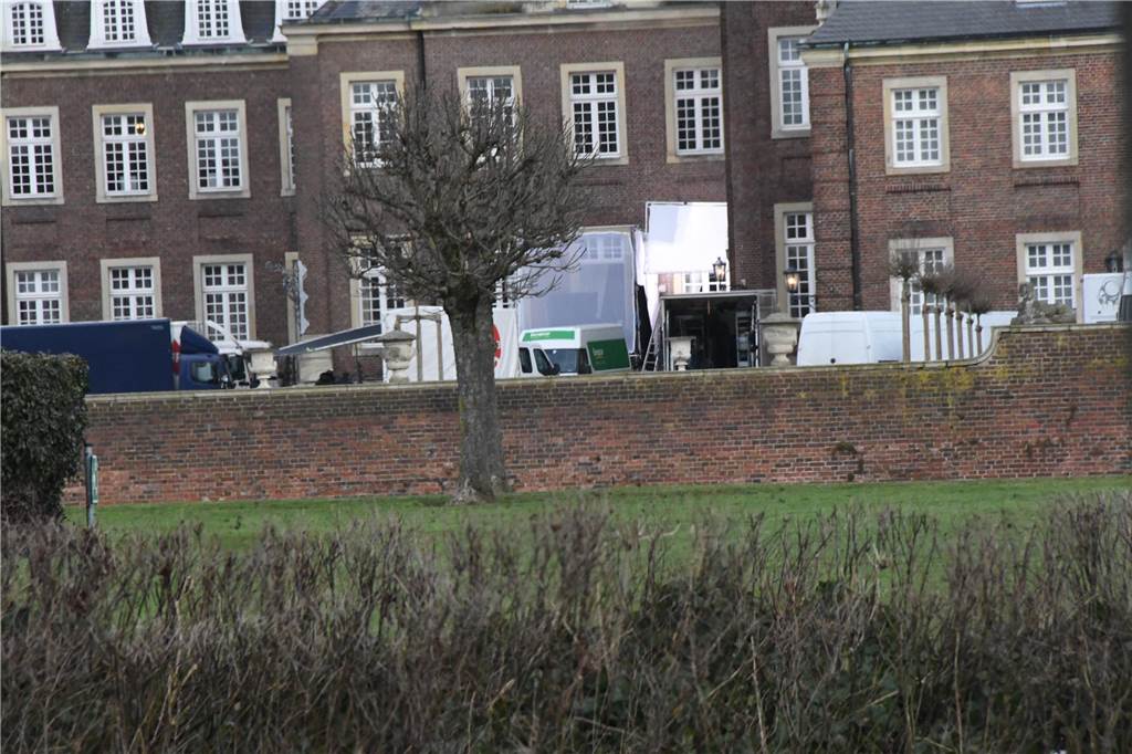 Film „Spencer“ kommt ins Fernsehen: Im Schloss Nordkirchen gedreht Die Dreharbeiten zum Film "Spencer" im und am Schloss Nordkirchen waren für die Öffentlichkeit nur zu ahnen.