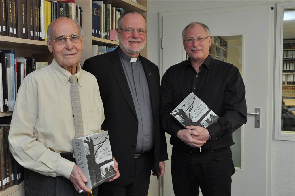 Film mit Erzählungen aus Lünen und Selm feiert Premiere kostenlos im Internet Die drei Autoren des Buches "Hundert und eine Erzählungen": (v.l.) Dr. Widar Lehnemann, Wilfried Heß und Fredy Niklowitz.
