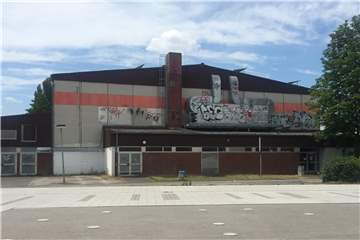 Die Dreifachsporthalle in Selm bleibt vorerst weiter geschlossen. Das gilt auch für die anderen Selmer Sporthallen.