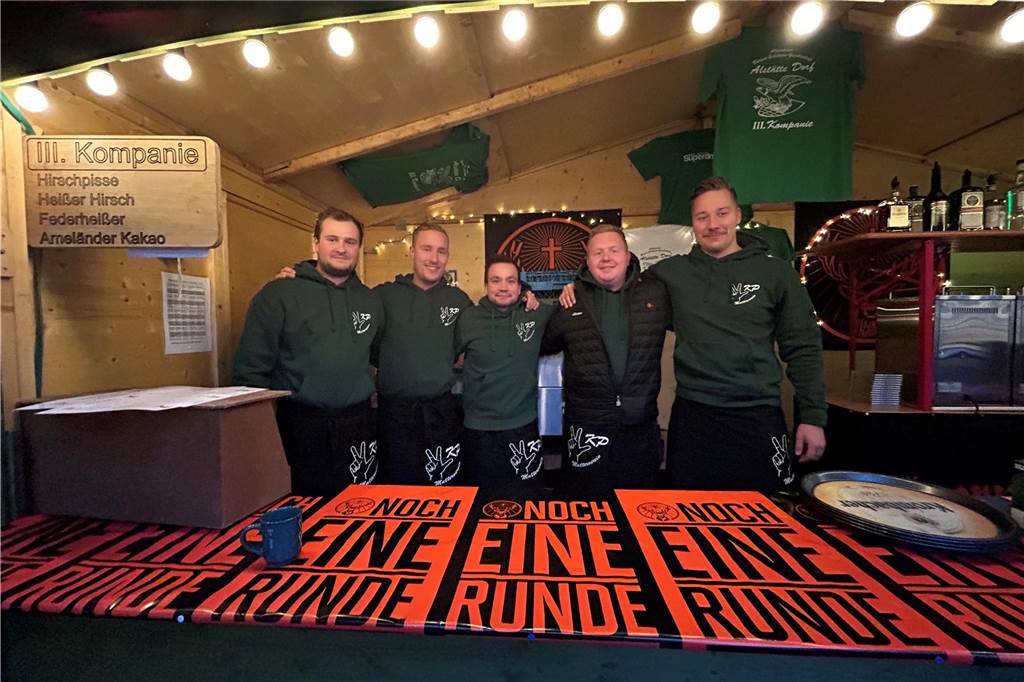 Die dritte Kompanie der Bürgerschützen sorgte für die Versorgung mit alkoholischen Getränken. 