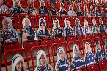Die echten Fans dürfen auch am Sonntag nicht in die Halle. So werden die Iserlohn Roosters auch gegen Ingolstadt in der eishalle am Seilersee wieder vor Pappkameraden spielen.