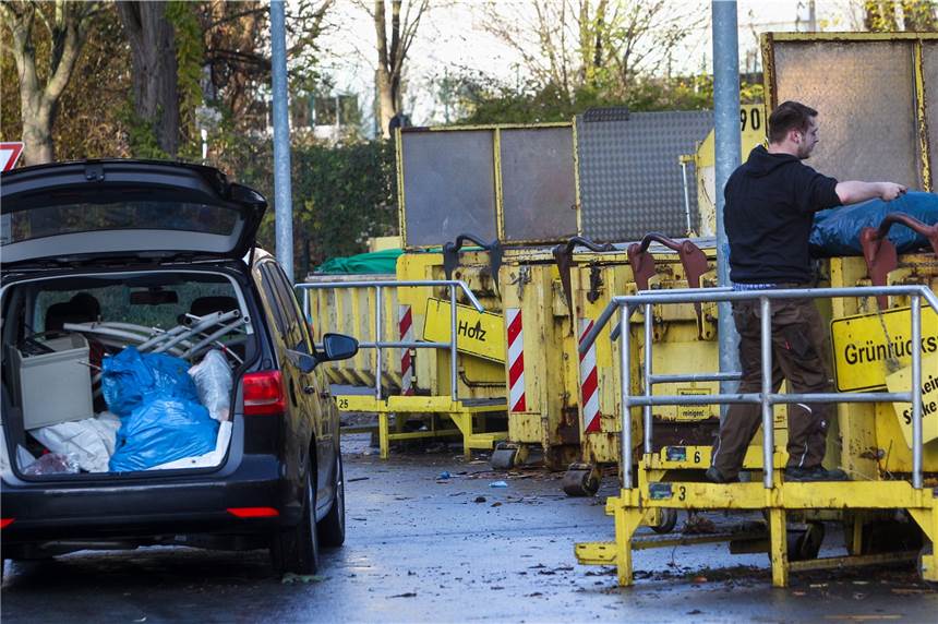 EDG fordert Dortmunder auf: Recyclinghof nur im Notfall nutzen Die EDG fordert ihre Kunden auf, die Recyclinghöfe nur im Notfall aufzusuchen.