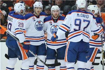 Die Edmonton Oilers kommen für ein Vorbereitungsspiel am 3. Oktober zu den Kölner Haien. Foto: Peter Joneleit/Cal Sport Media/Zuma