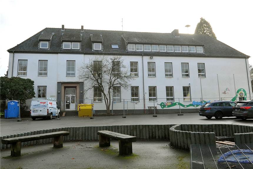 Altes Grundschulgelände Ergste: Eine Nutzungsoption im Vordergrund Die ehemalige Grundschule Ergste in der Kirchstraße.