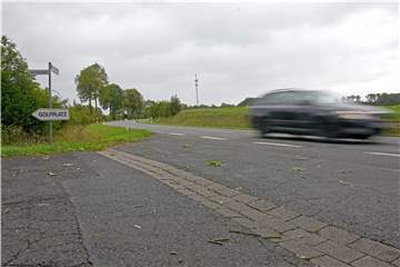 Die Ein- und Ausfahrt zum Golfplatz Nordkirchen an der Münsterstraße ist aus Sicht einiger Autofahrer unnötig gefährlich. Grund ist ihrer Meinung nach vor allem das hohe Tempo auf der K2.