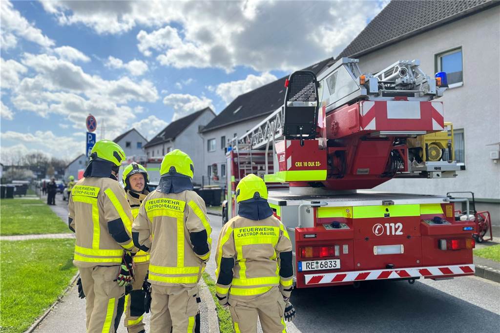 In Ickern sorgt ein Mann für Unruhe in der Nachbarschaft Die Einsatzkräfte der Feuerwehr Castrop-Rauxel waren am 14. April in Ickern im Einsatz.
